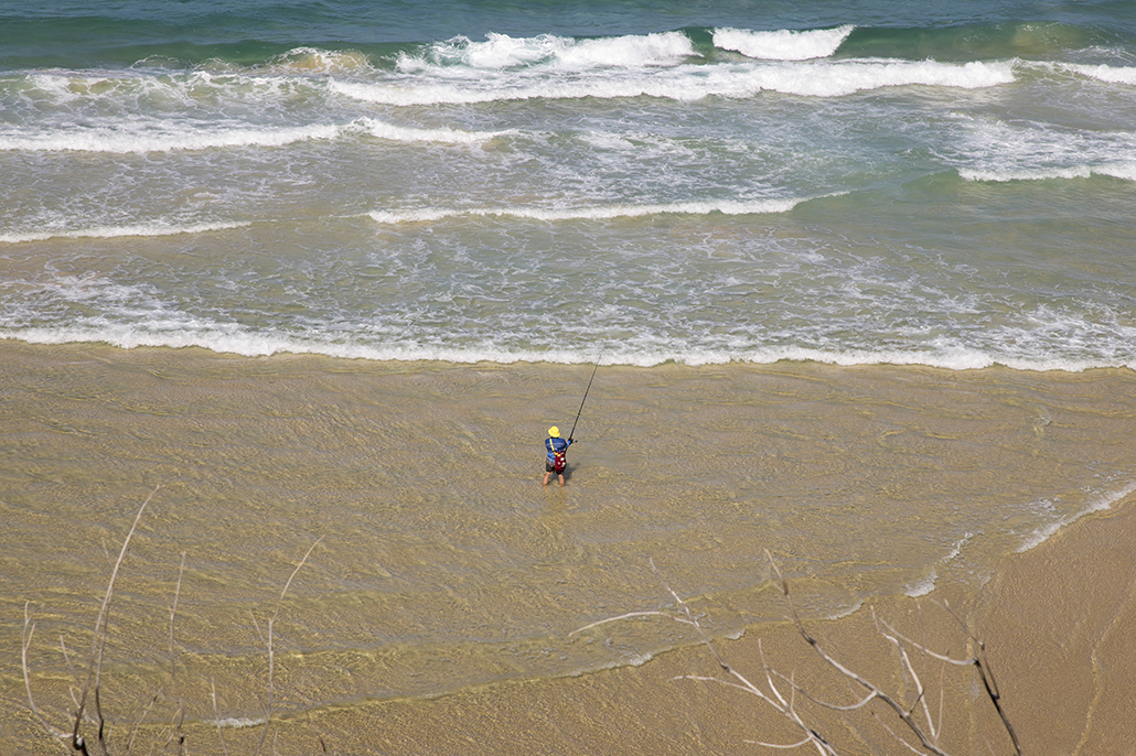 K'gari Cultural Experience - fishing for tailor