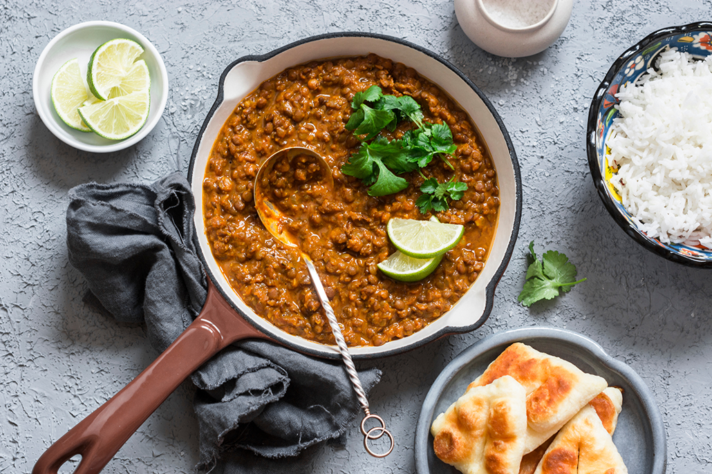 what to eat with spicy food - table setting